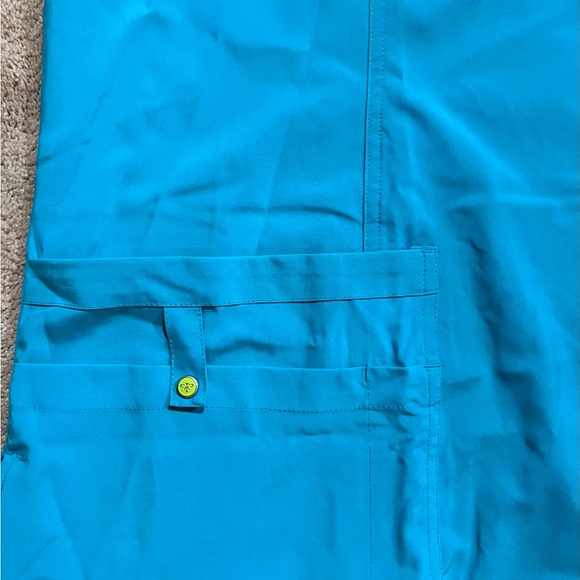 Plus Size Scrubs 2 pants and 1 top - Picture 3 of 9